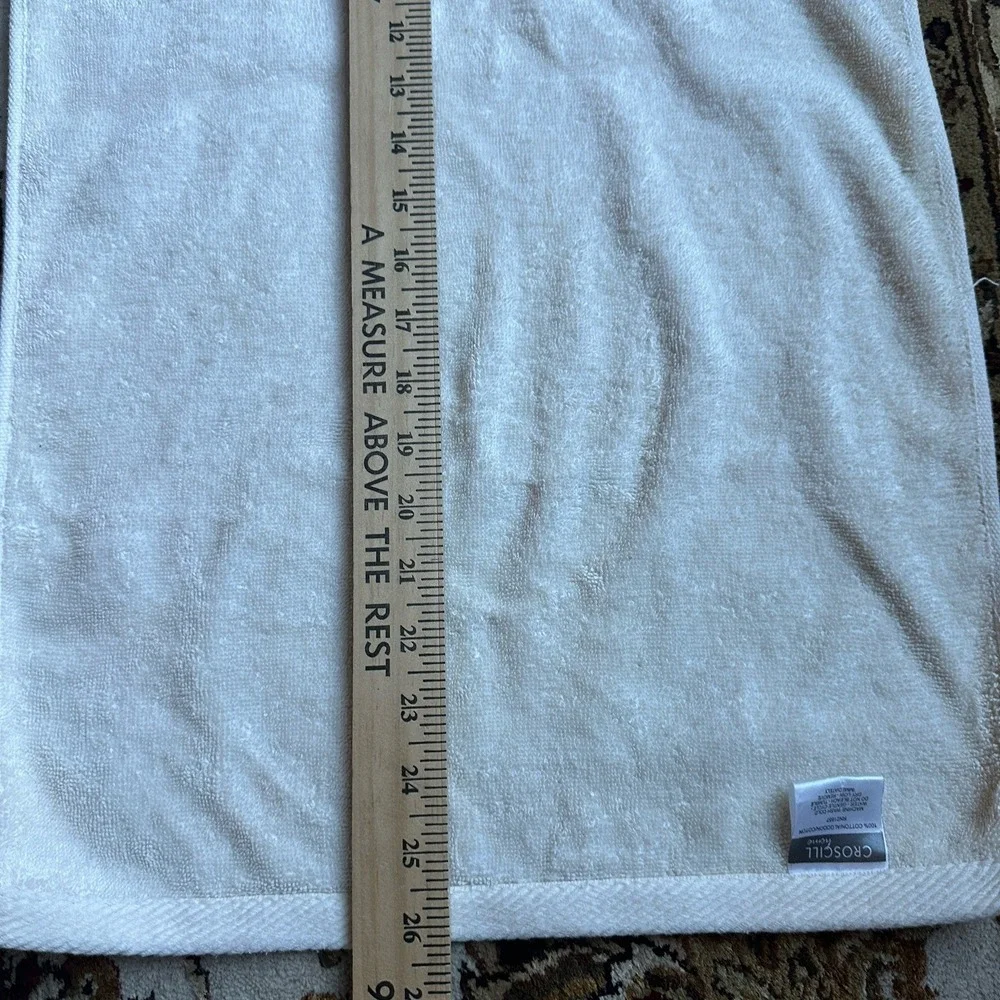 CROSCILL Hand Towels 11x17 to 15x26 Inch Cream Brocade Gold Tassels Decorative‎